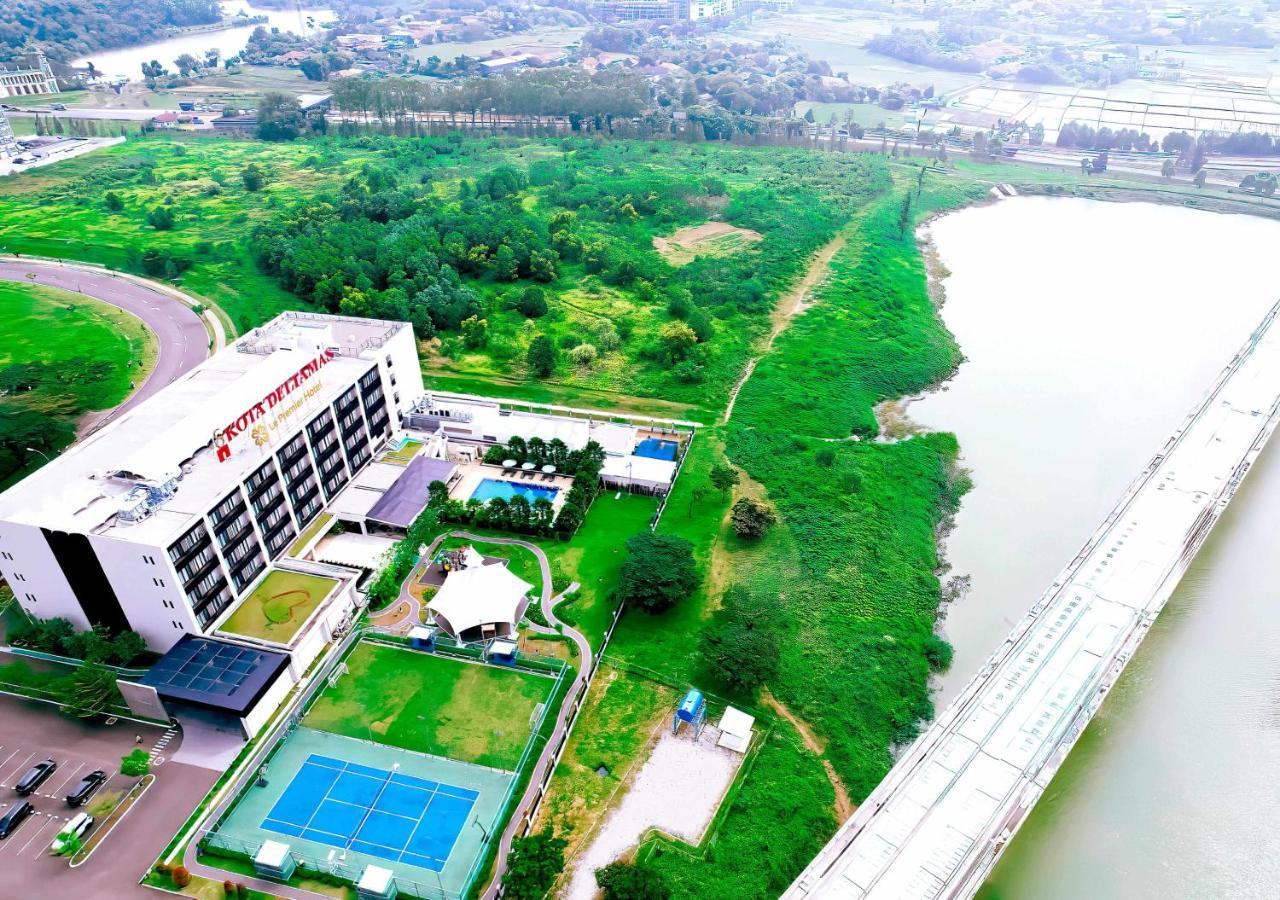 Le Premier Hotel Deltamas Cikarang Exteriér fotografie